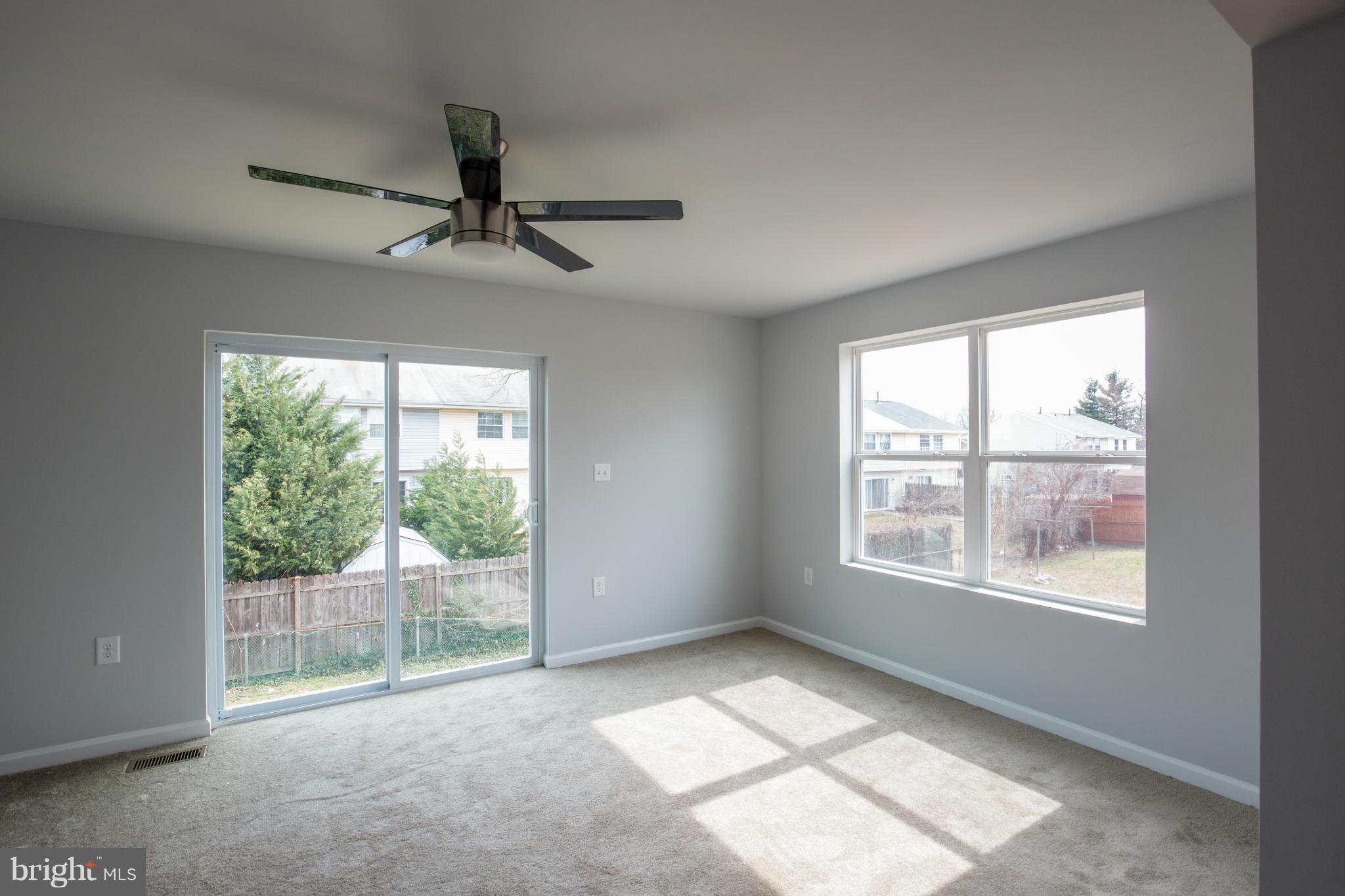 171 Arundel Road Pasadena, MD 21122 - Photo 9 of 20 Living Room
