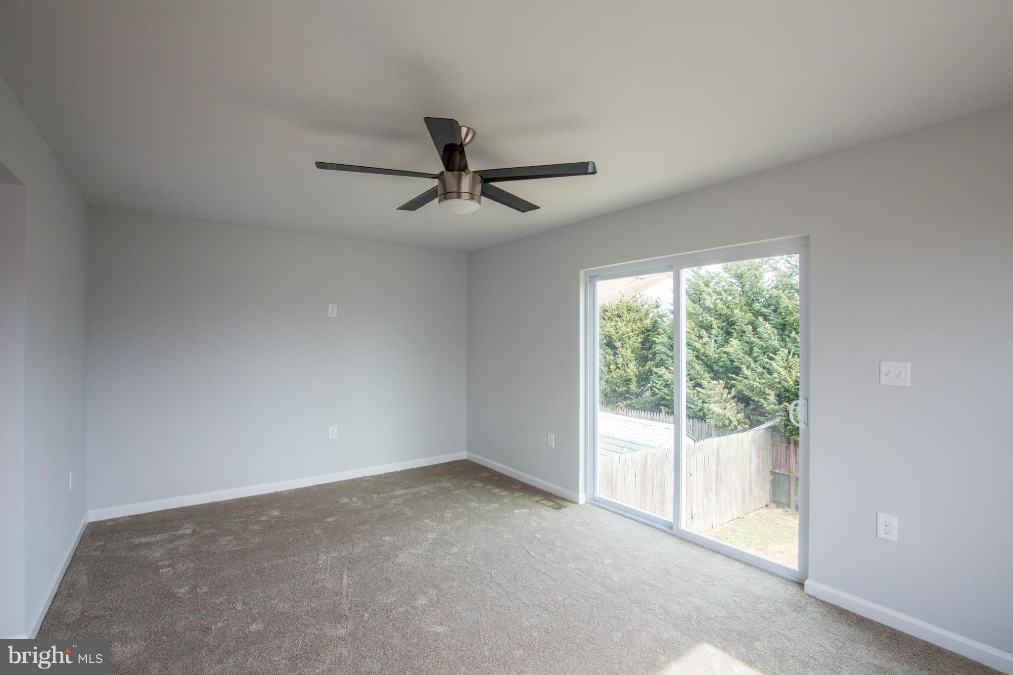 171 Arundel Road Pasadena, MD 21122 - Photo 10 of 20 Living Room