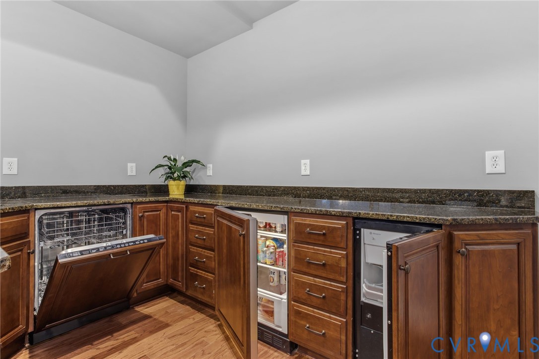 3100 Sodbury Court Midlothian, VA 23113 - Photo 59 of 94 in basement, with sink, ice maker, and dishwasher.