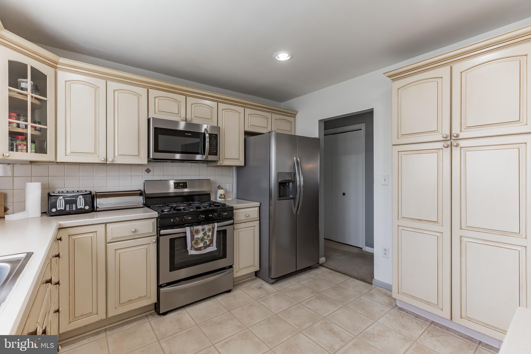 20 Sunnybrook Road Stratford, NJ 08084 - Photo 9 of 34