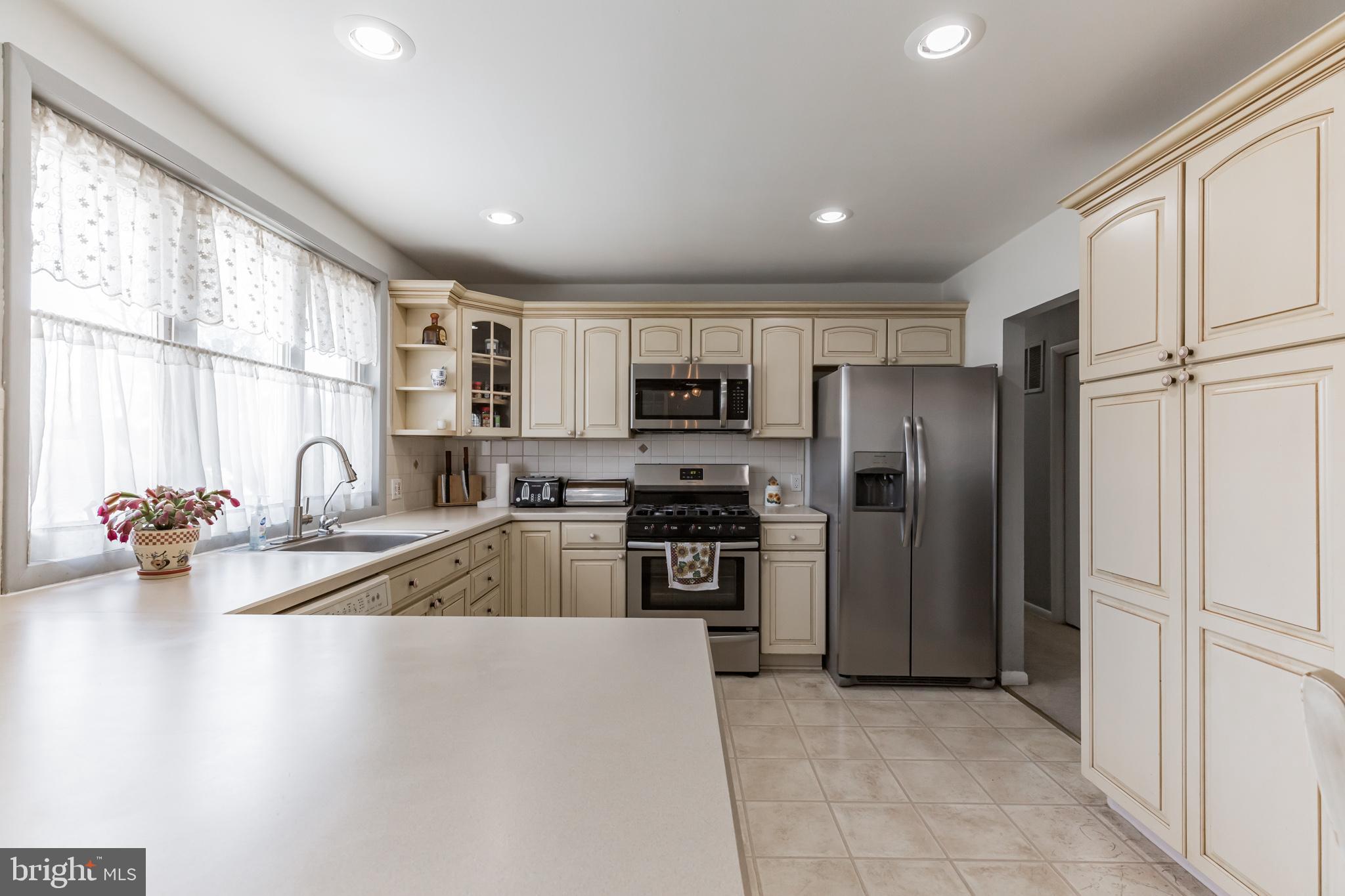 20 Sunnybrook Road Stratford, NJ 08084 - Photo 10 of 34