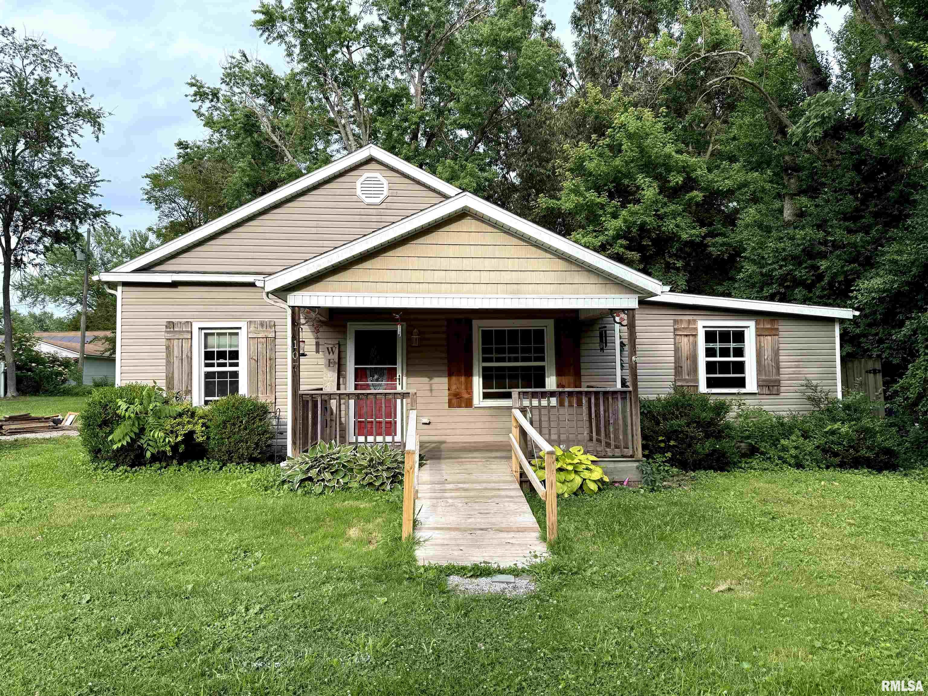 107 Bevard Street Cambria, IL 62918 - Photo 1 of 18
