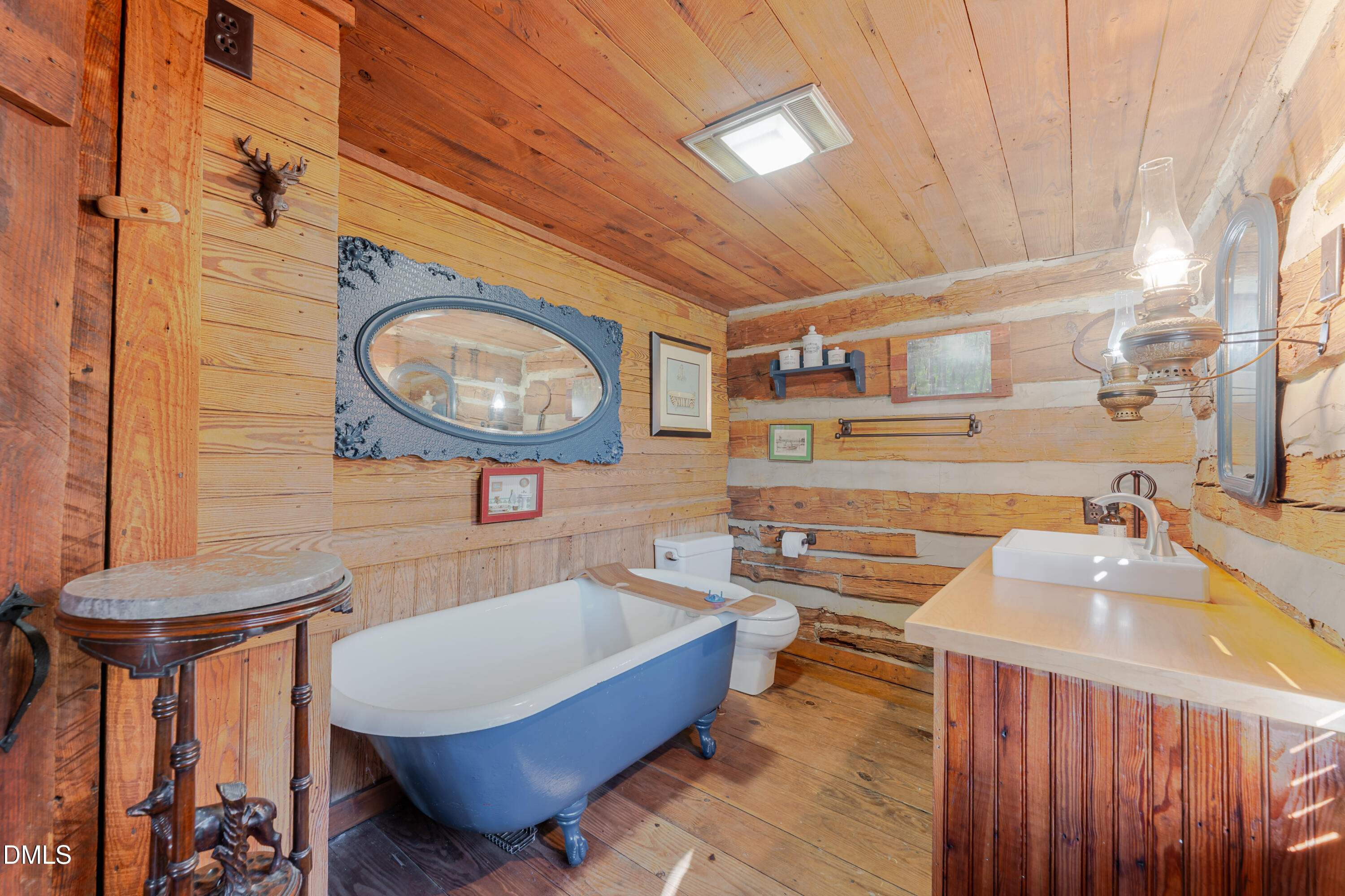 954 Huff Garrett Road Roxboro, NC 27574 - Photo 45 of 98 a very nice looking room with a large window