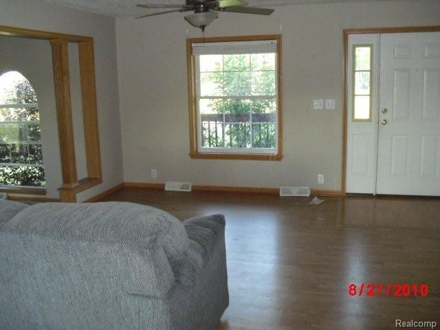 5336 Pyles Road Columbiaville, MI 48421 - Photo 7 of 10 5336 Pyles (30)