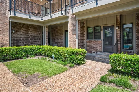 $374,999 | 10747 Park Village Place, Unit B, Dallas, TX 75230