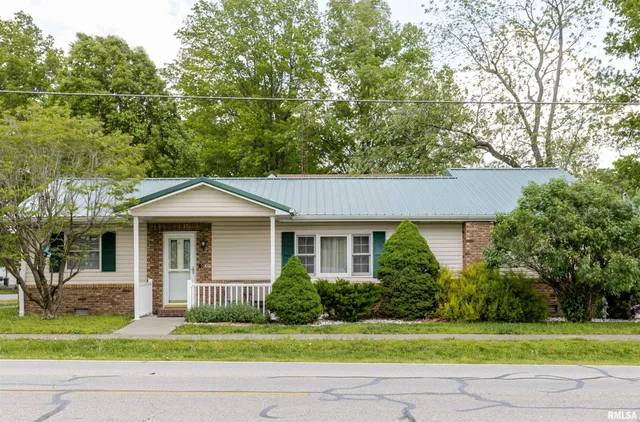 $155,000 | 100 East Rea Street, Benton, IL 62812