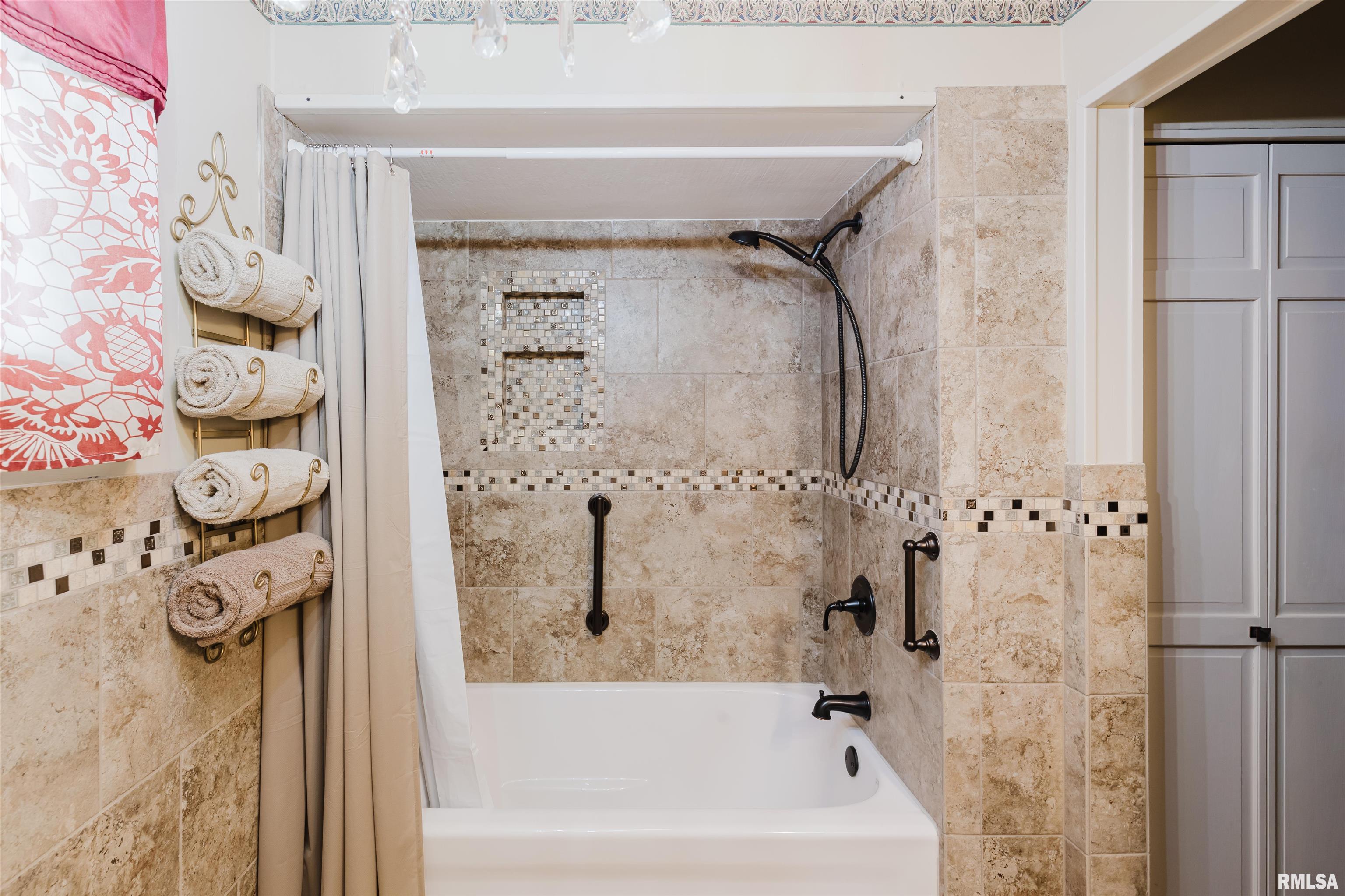 100 East Rea Street Benton, IL 62812 - Photo 13 of 33