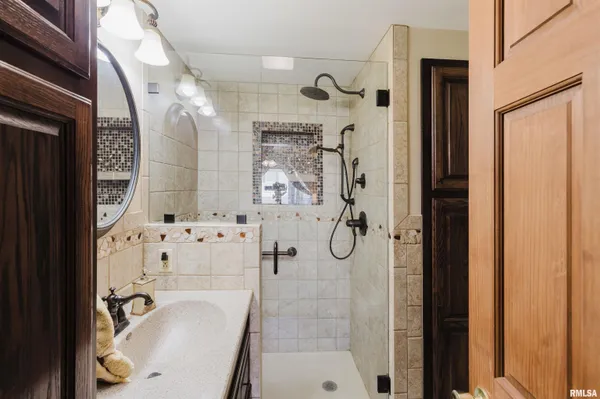 $135,000 | 100 East Rea Street, Valier, IL 62891