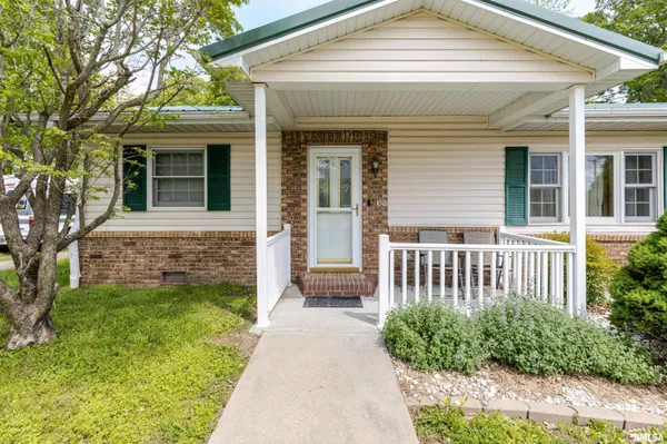 $135,000 | 100 East Rea Street, Valier, IL 62891