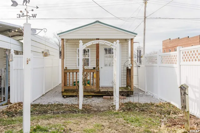 $155,000 | 100 East Rea Street, Benton, IL 62812