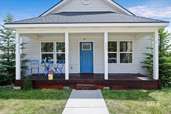 $313,999 | 220 East Garnet, Fairfield, ID 83327
