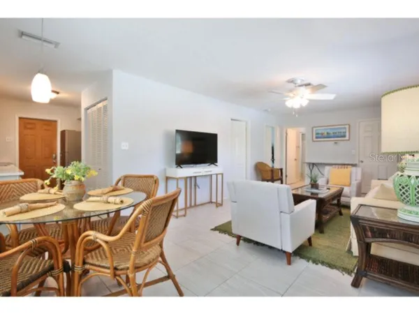 $2,750 | 422 Julia Place, Unit C, Sarasota, FL 34236