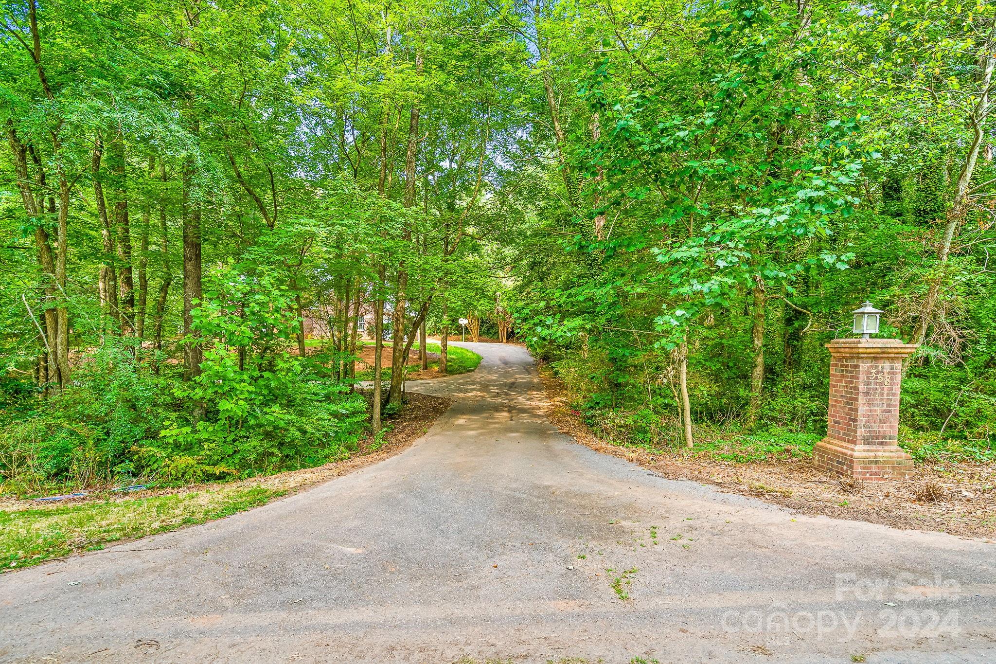 358 Colonial Road Asheboro, NC 27205 - Photo 4 of 43 Gallery Image 4