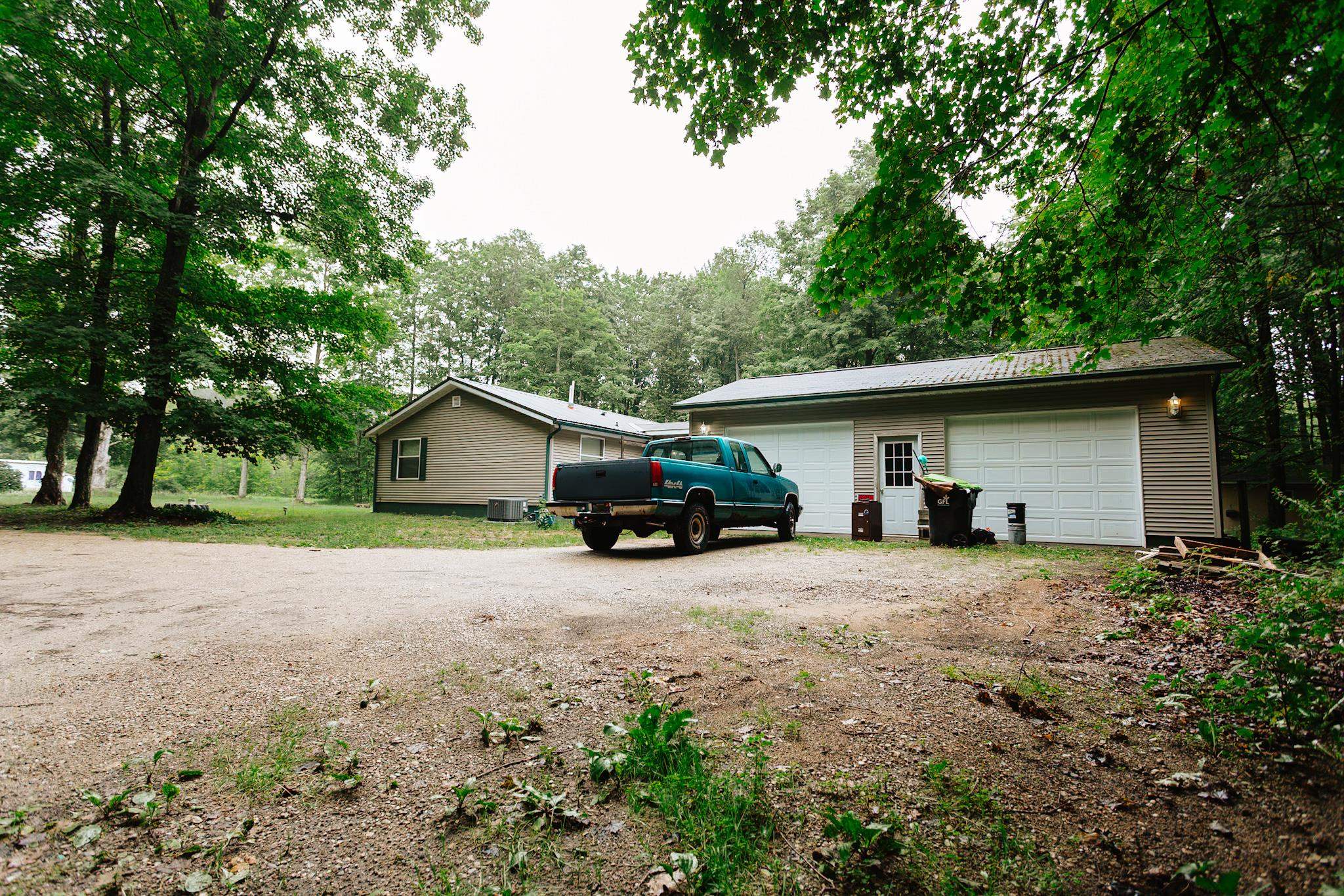 12727 Cinder Road Beulah, MI 49617 - Photo 12 of 49 1924535-8a0e7efb-da4f-4e10-84c1-2f41ab38ebf9.JPG