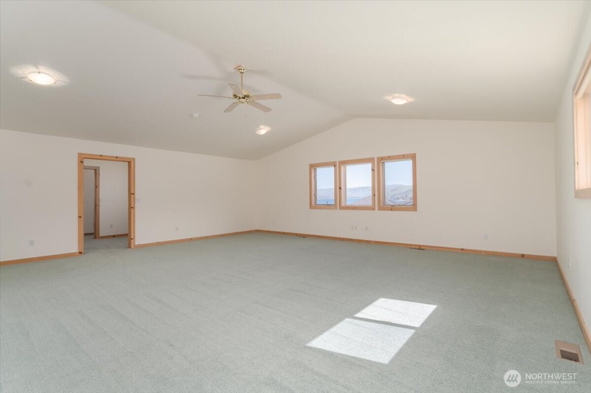 1606 South Lakeshore Road Chelan, WA 98816 - Photo 24 of 39