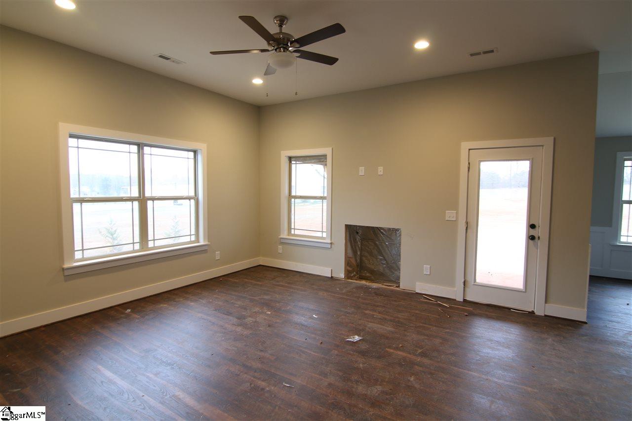 241 State Rd S-42-941 Campobello, SC 29322 - Photo 3 of 10