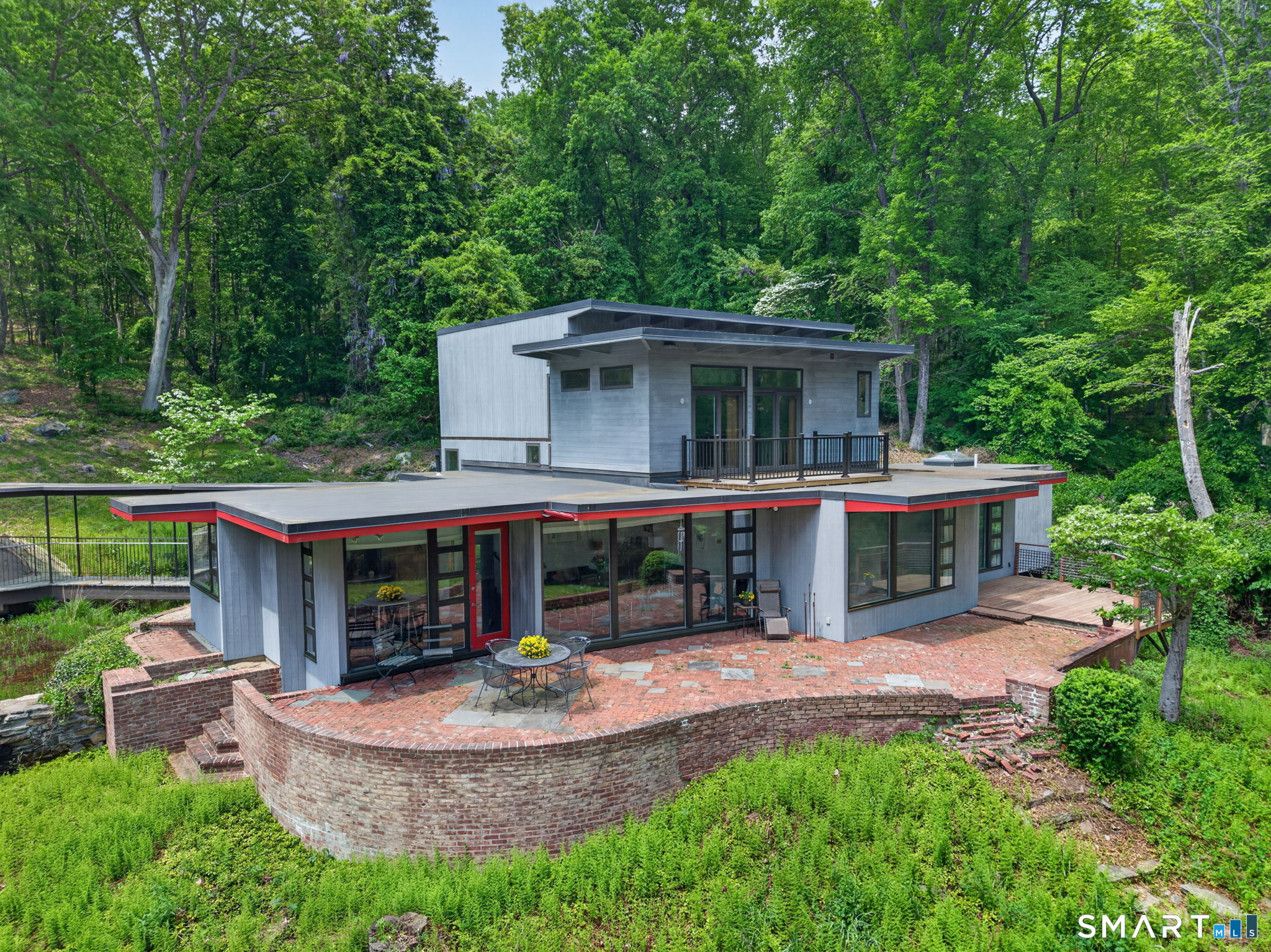 112 River Road Essex, CT 06426 - Photo 2 of 40