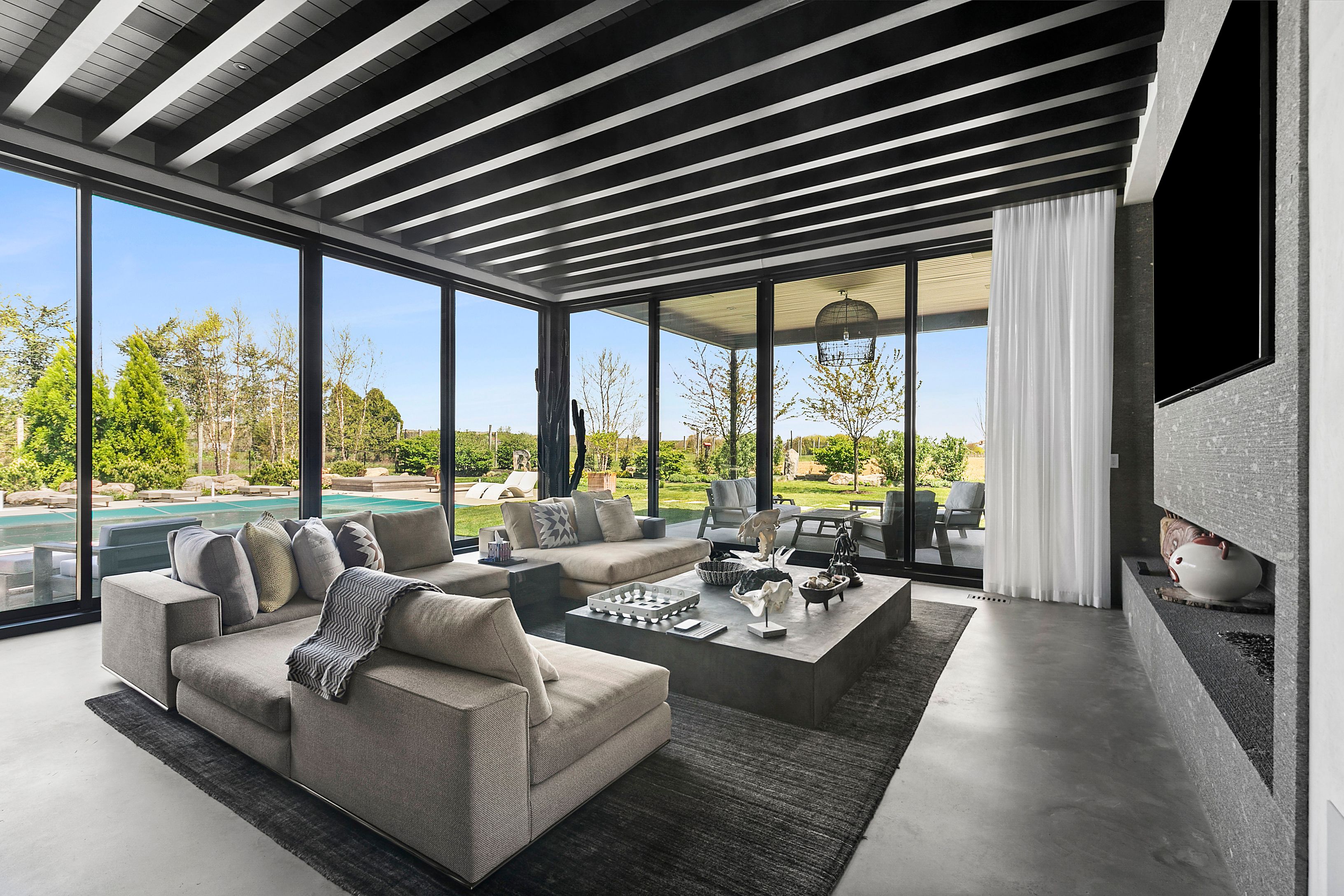 989 Deerfield Road Water Mill, NY 11976 - Photo 14 of 49