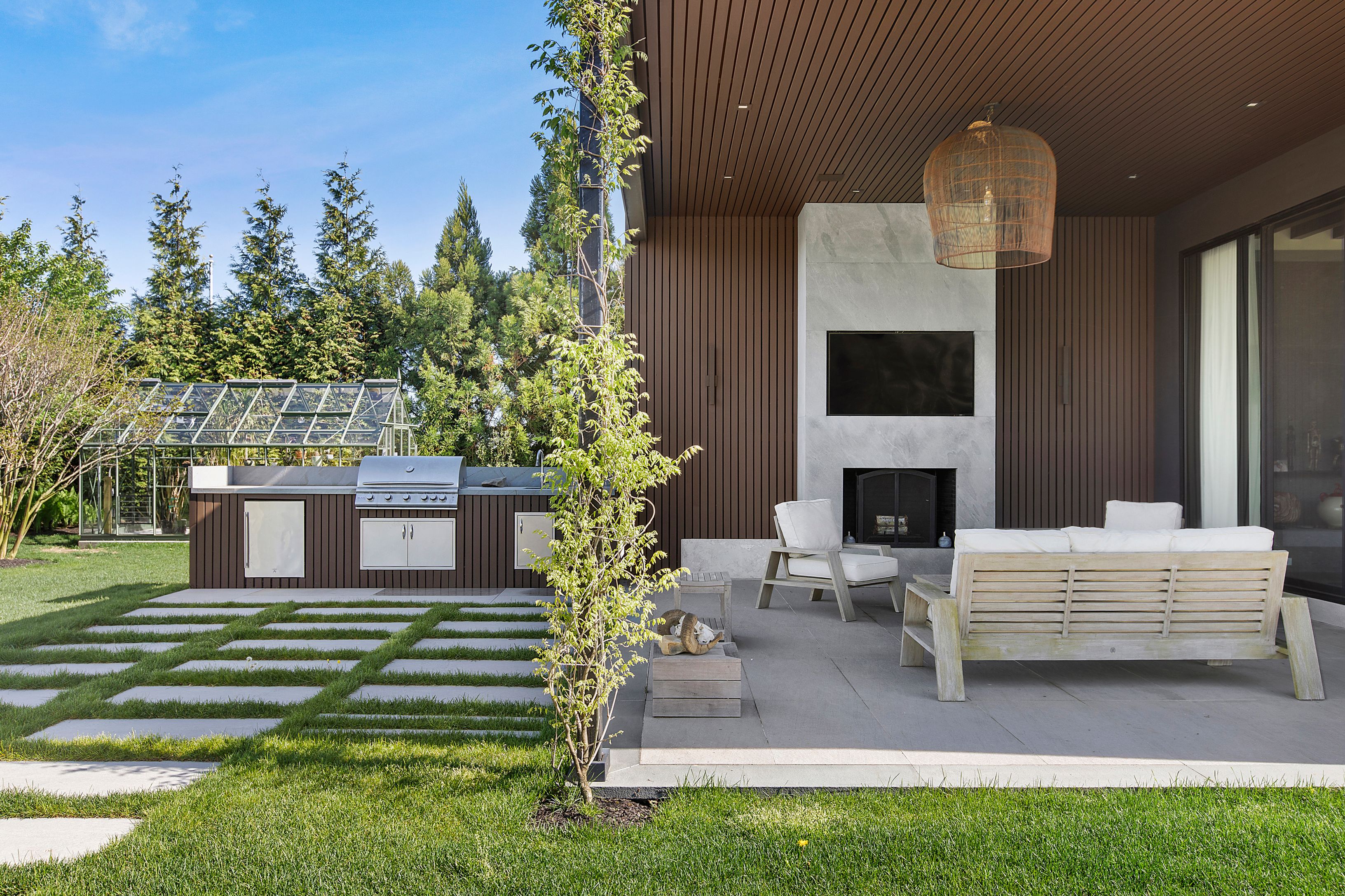 989 Deerfield Road Water Mill, NY 11976 - Photo 19 of 49