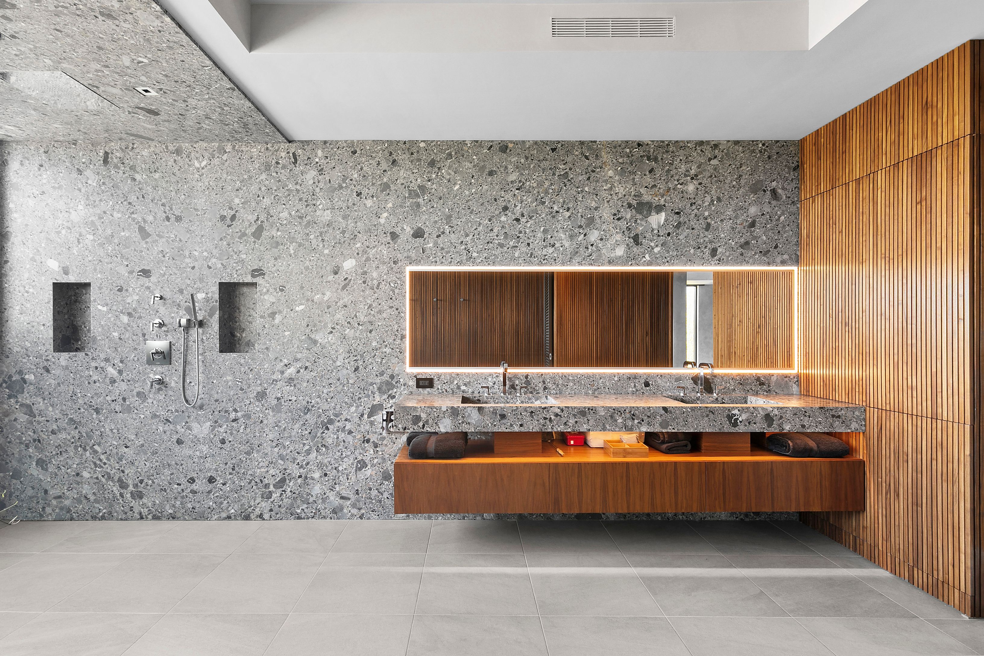 989 Deerfield Road Water Mill, NY 11976 - Photo 29 of 49