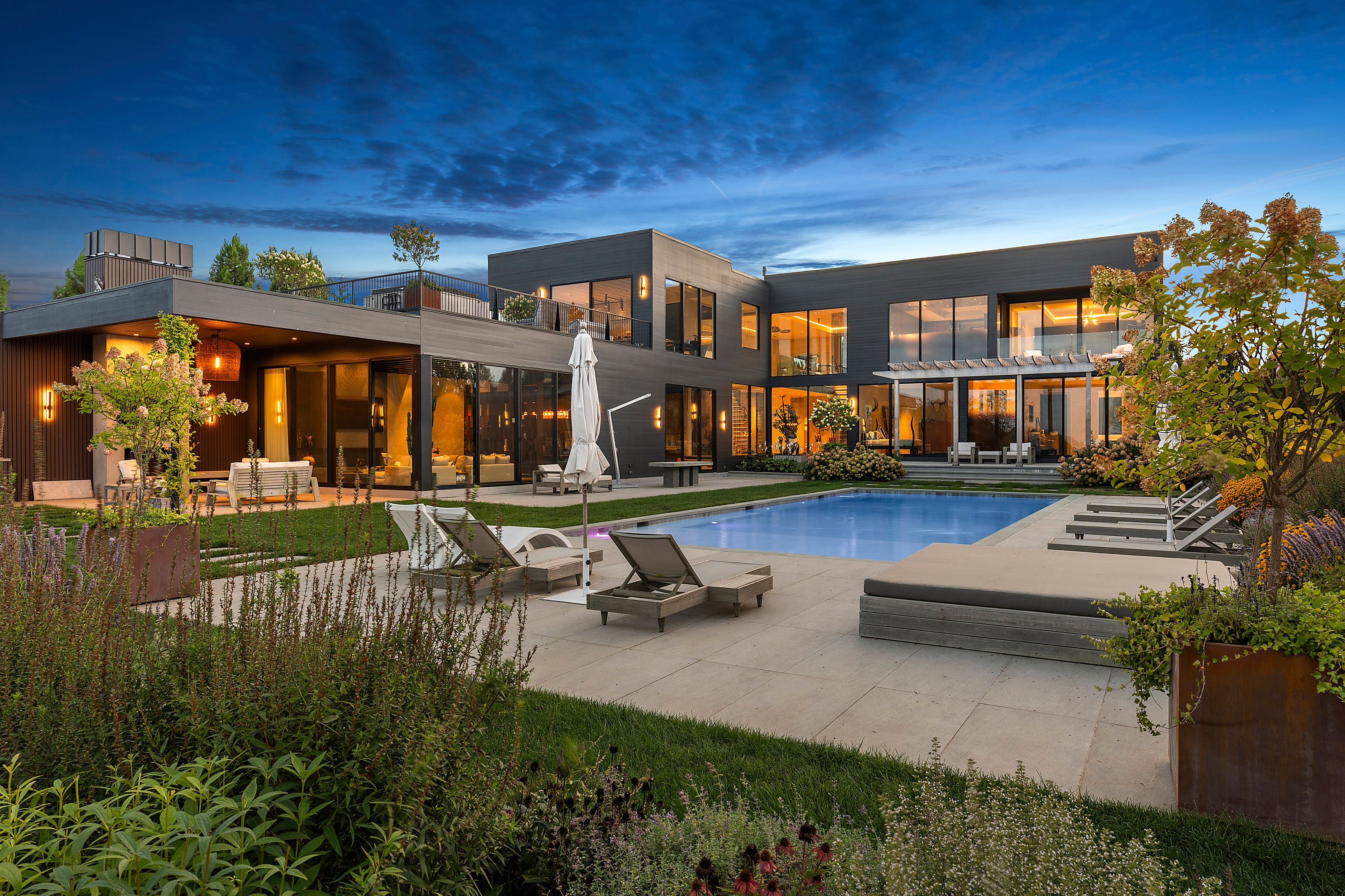 989 Deerfield Road Water Mill, NY 11976 - Photo 3 of 49