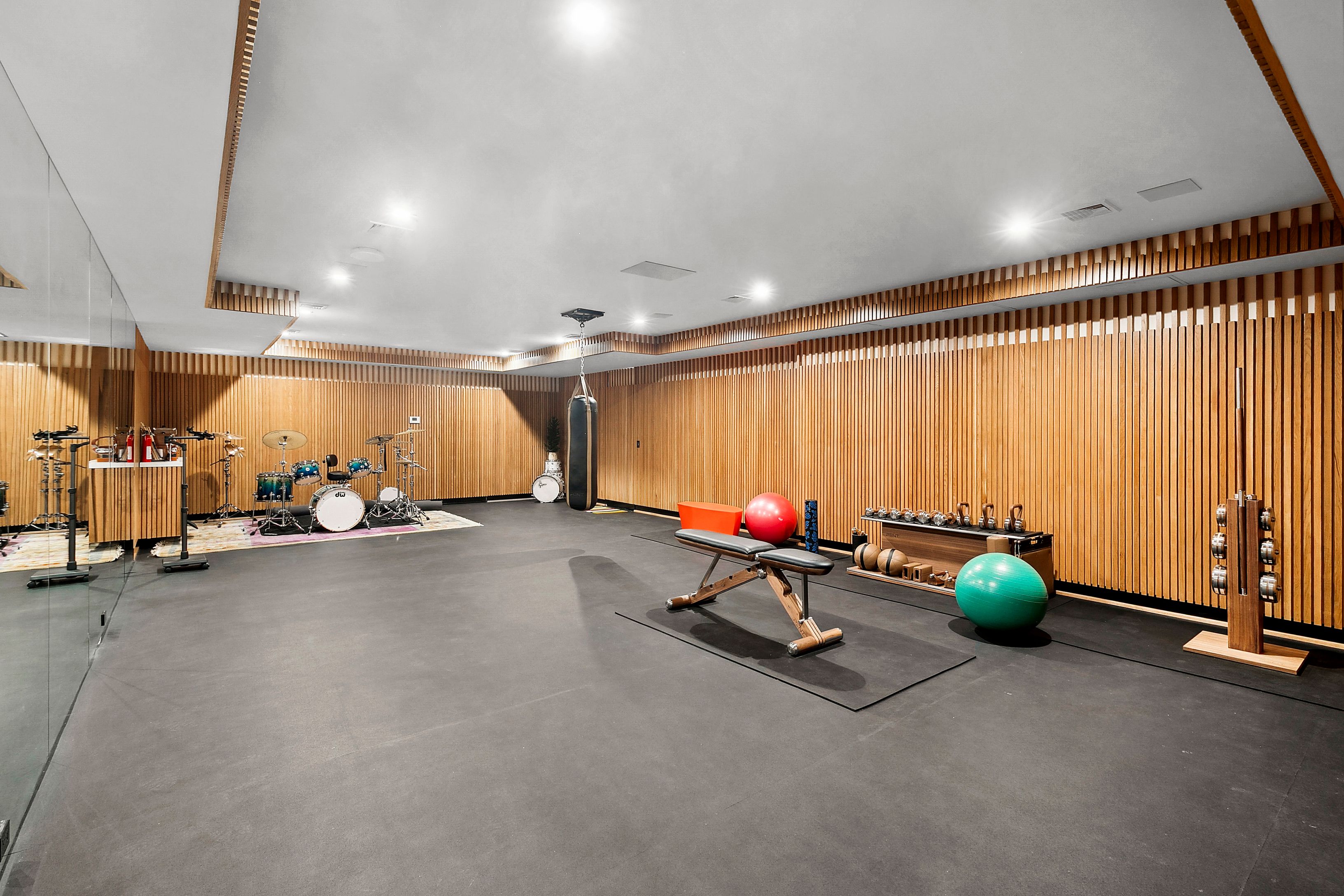 989 Deerfield Road Water Mill, NY 11976 - Photo 36 of 49