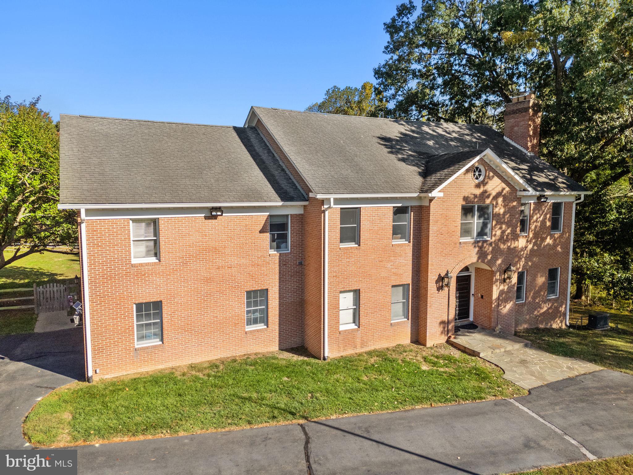 9200 Falls Run Road Great Falls, VA 22066 - Photo 11 of 38