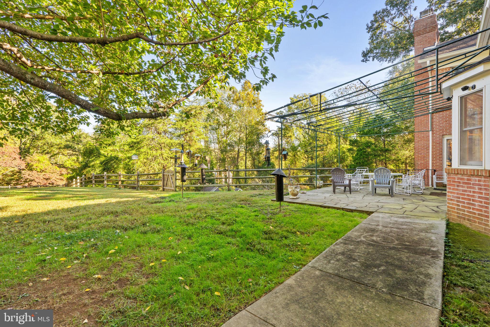 9200 Falls Run Road Great Falls, VA 22066 - Photo 14 of 38