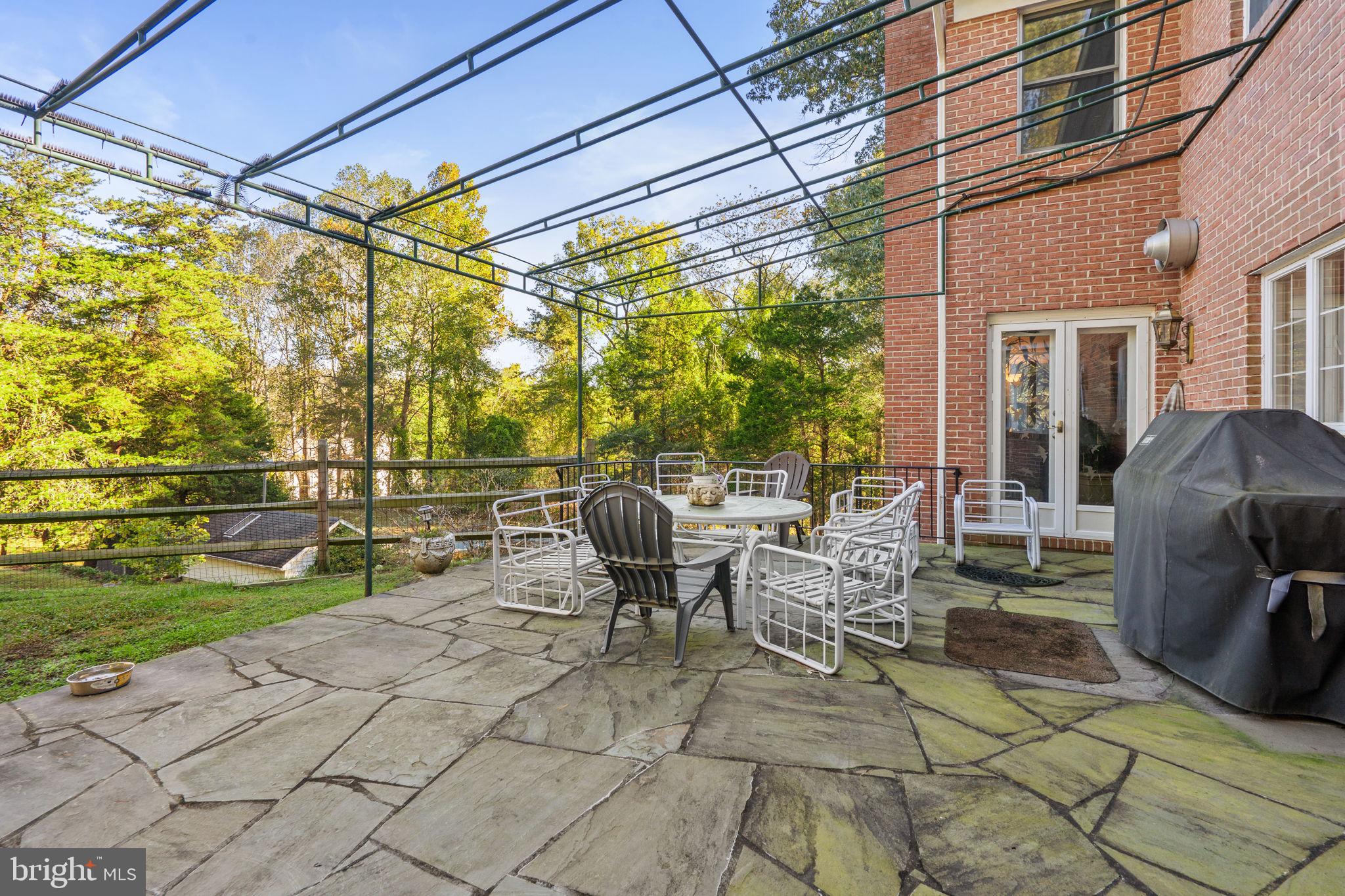 9200 Falls Run Road Great Falls, VA 22066 - Photo 16 of 38