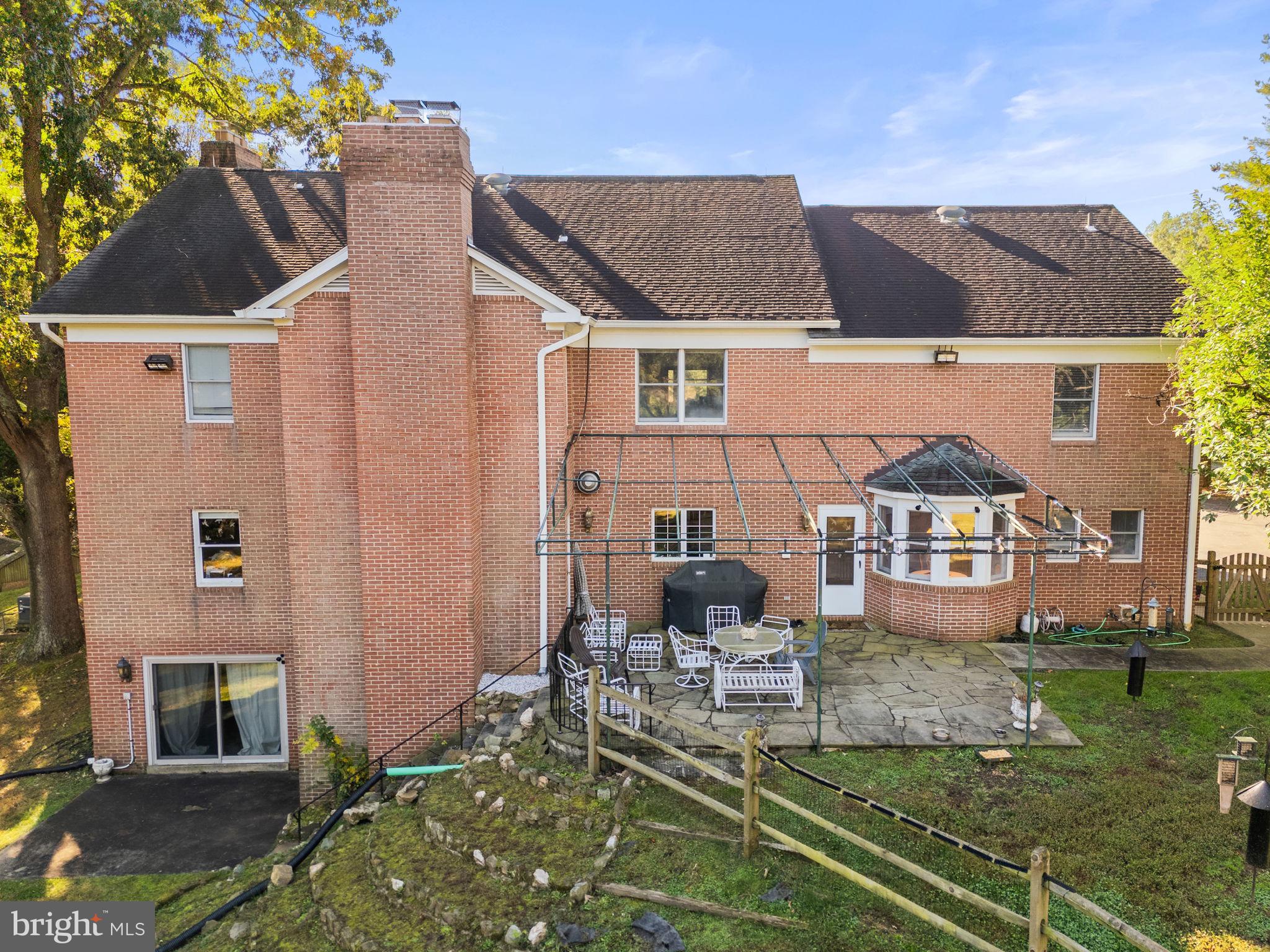 9200 Falls Run Road Great Falls, VA 22066 - Photo 19 of 38