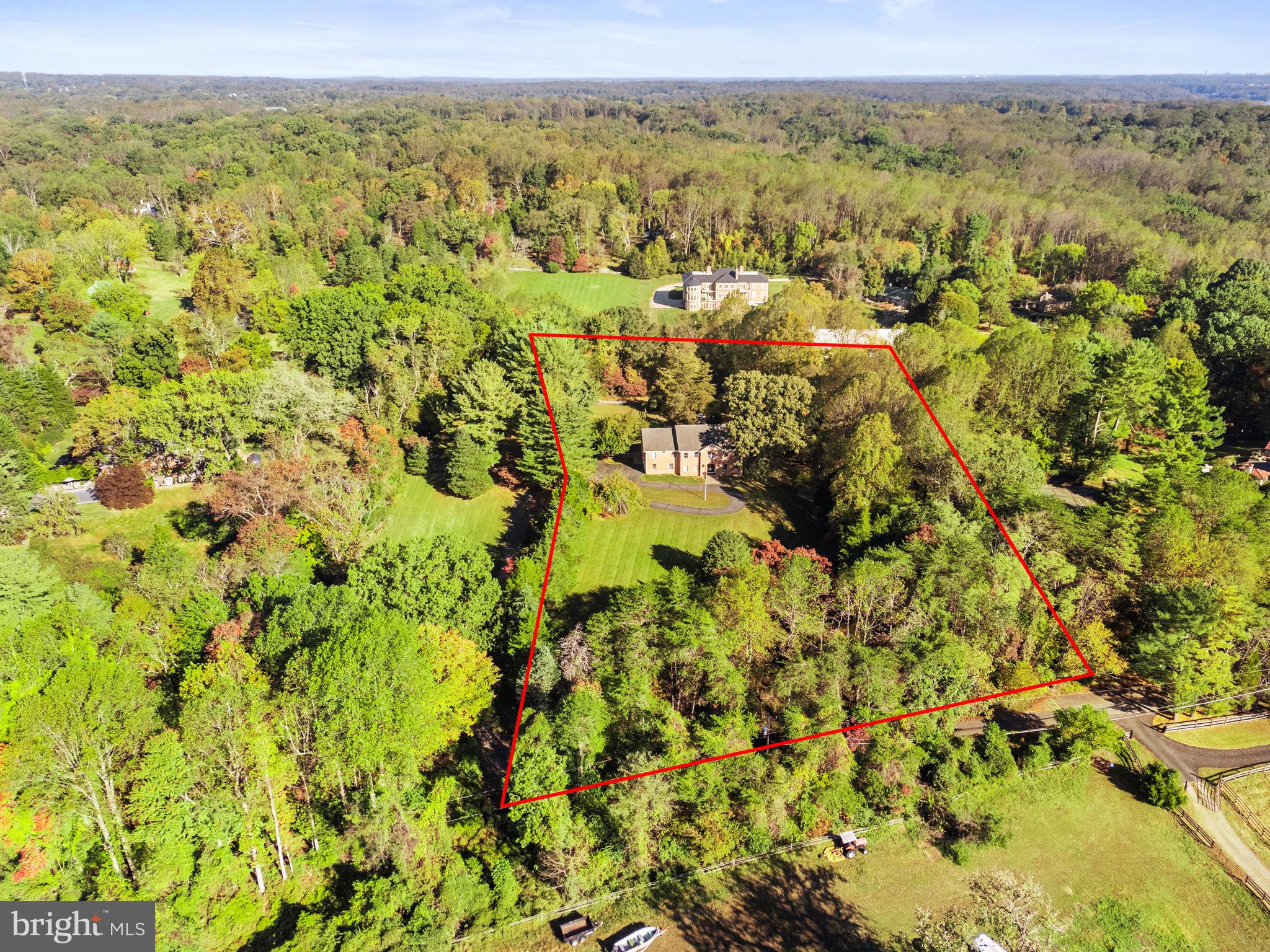 9200 Falls Run Road Great Falls, VA 22066 - Photo 2 of 38