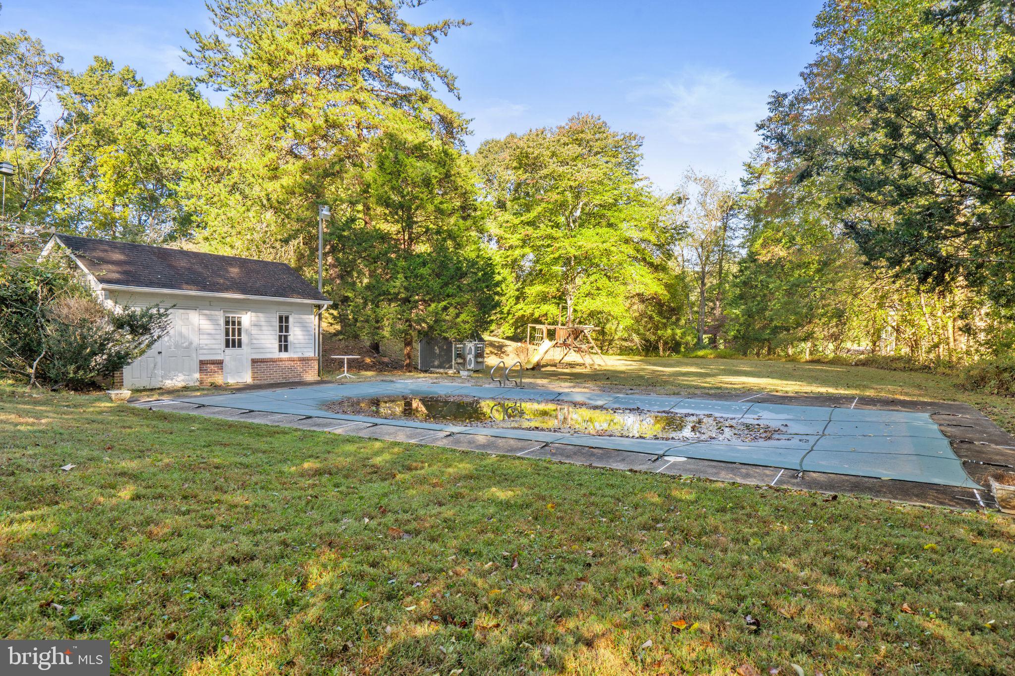 9200 Falls Run Road Great Falls, VA 22066 - Photo 25 of 38