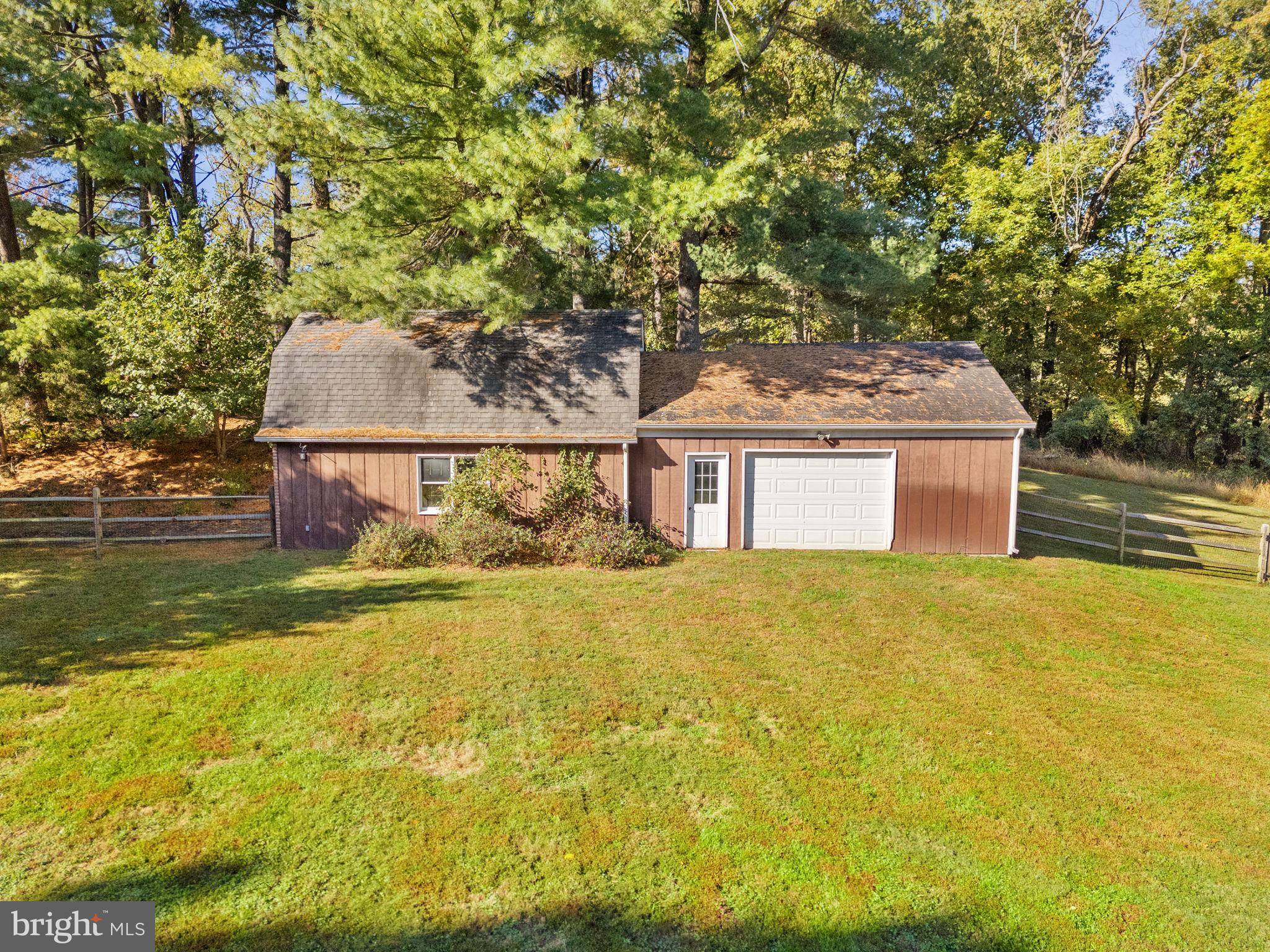 9200 Falls Run Road Great Falls, VA 22066 - Photo 29 of 38