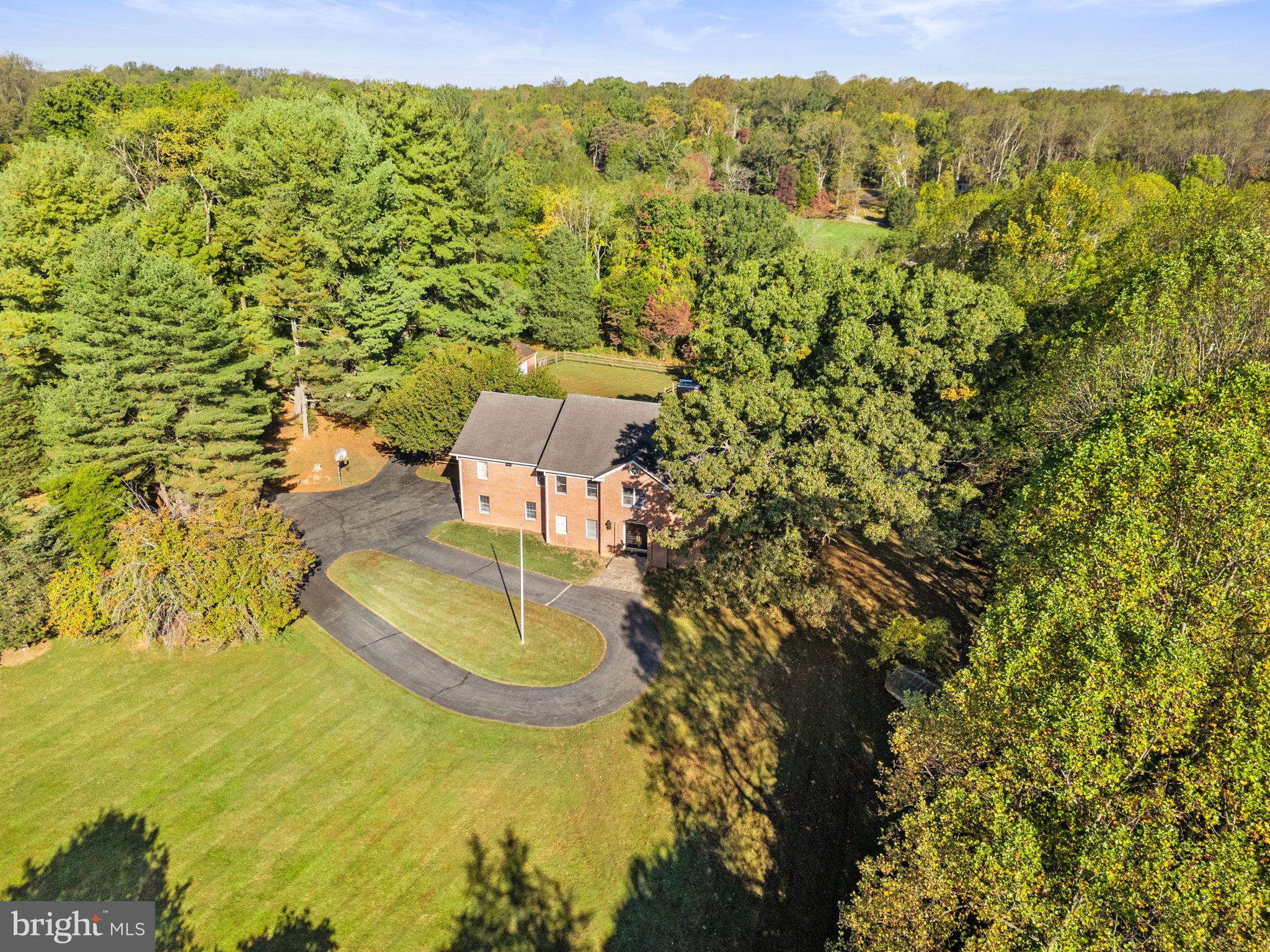 9200 Falls Run Road Great Falls, VA 22066 - Photo 36 of 38