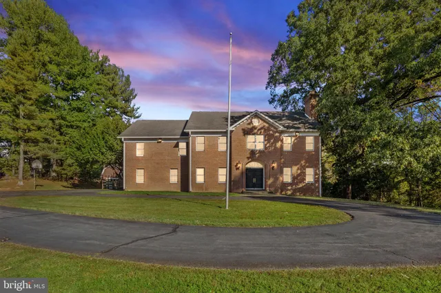 $5,000,000 | 9200 Falls Run Road, Great Falls, VA 22066