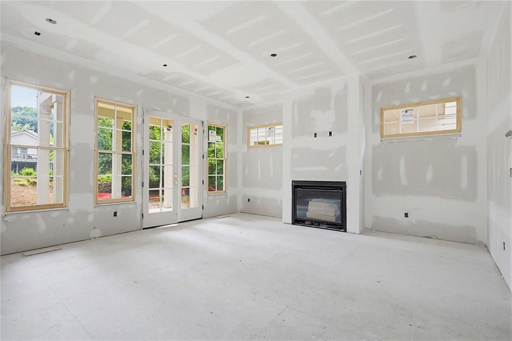 652 Timm Valley Road Northeast Atlanta, GA 30305 - Photo 4 of 38