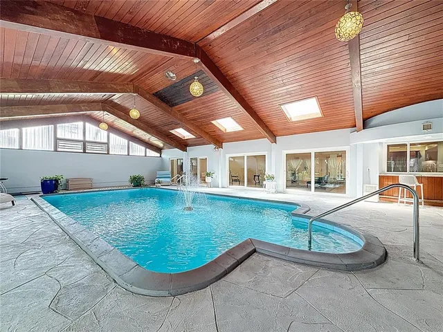 $1,525,000 | 8693 15th Street North, St. Petersburg, FL 33702