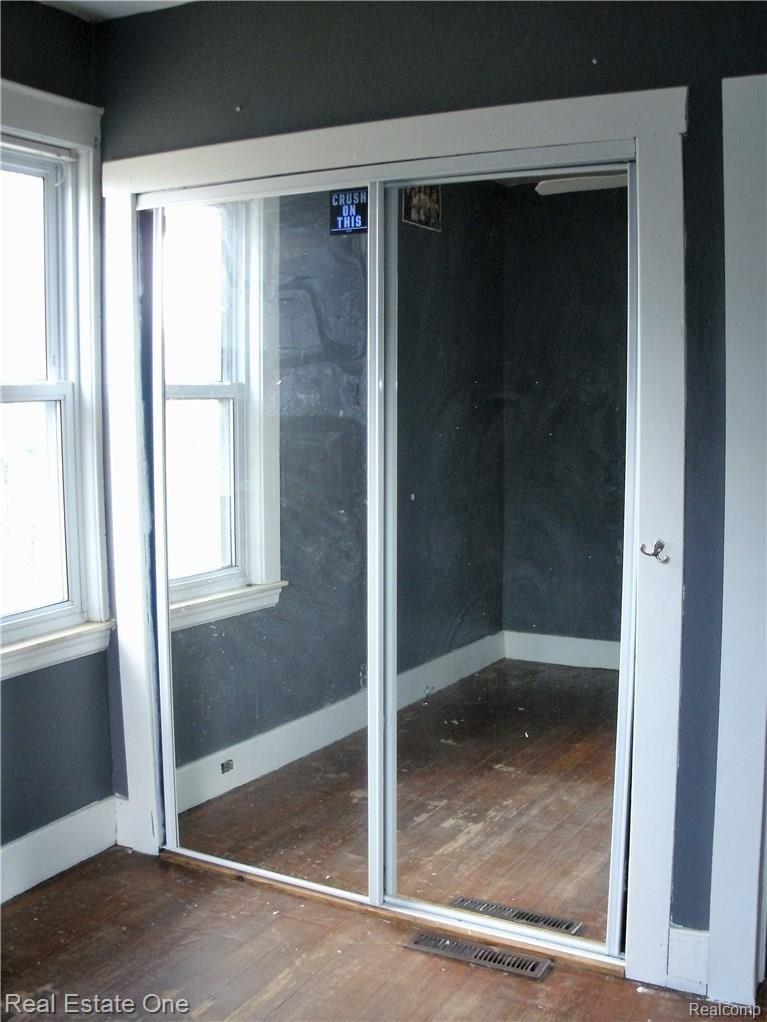 196 Summit Street River Rouge, MI 48218 - Photo 27 of 59 GEDC0190.JPG