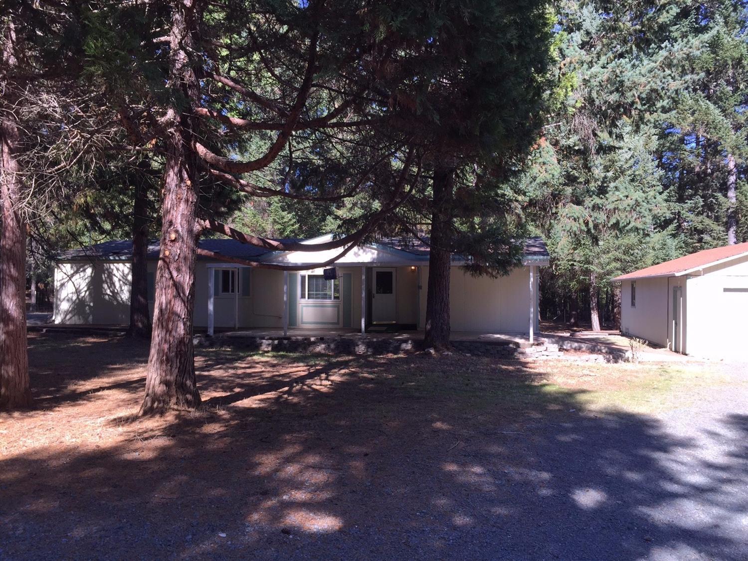 1846 Queens Branch Road Rogue River, OR 97537 - Photo 1 of 21 a view of a house with backyard of the house