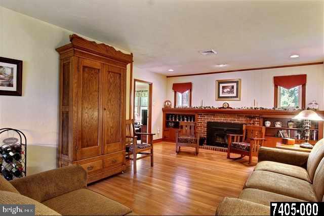 1671 Ridgewood Road York, PA 17406 - Photo 4 of 25 Gallery Image 4