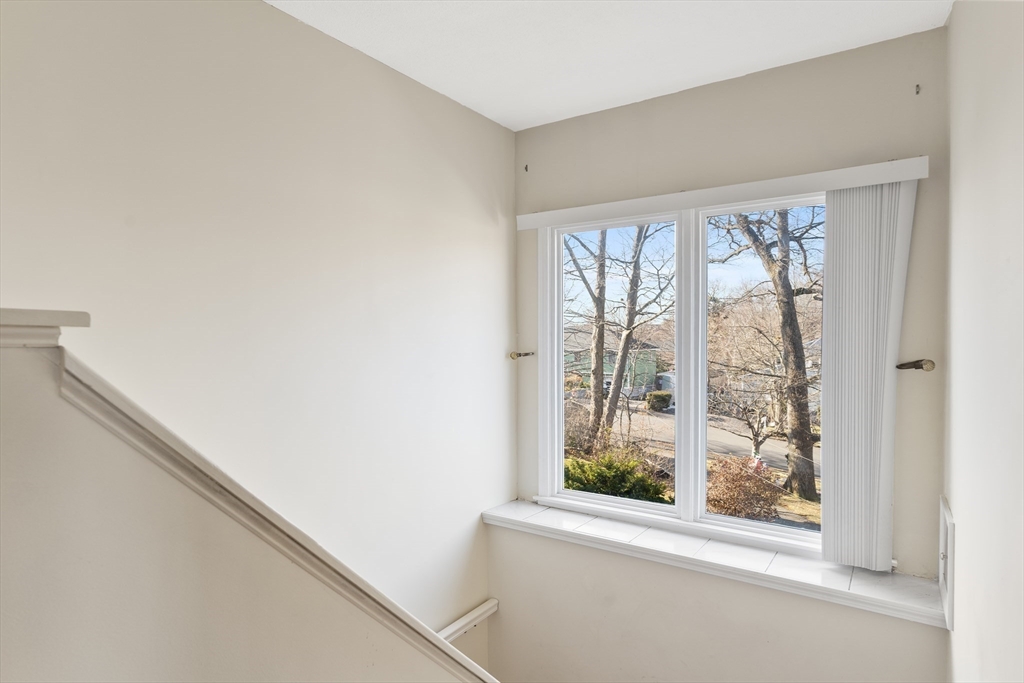 99 Maplewood Road Lynn, MA 01904 - Photo 17 of 33 Gallery Image 17