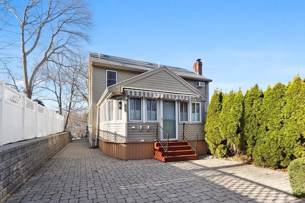 99 Maplewood Road Lynn, MA 01904 - Photo 3 of 33 Gallery Image 3