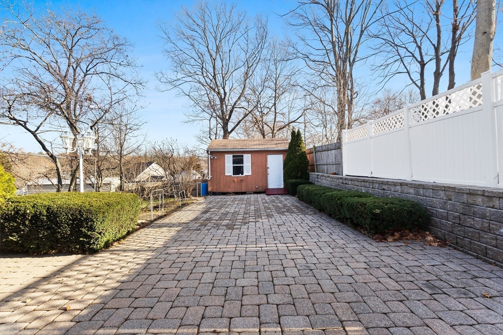99 Maplewood Road Lynn, MA 01904 - Photo 4 of 33 Gallery Image 4