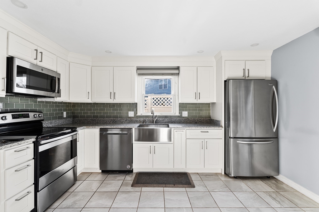 99 Maplewood Road Lynn, MA 01904 - Photo 5 of 33 Gallery Image 5