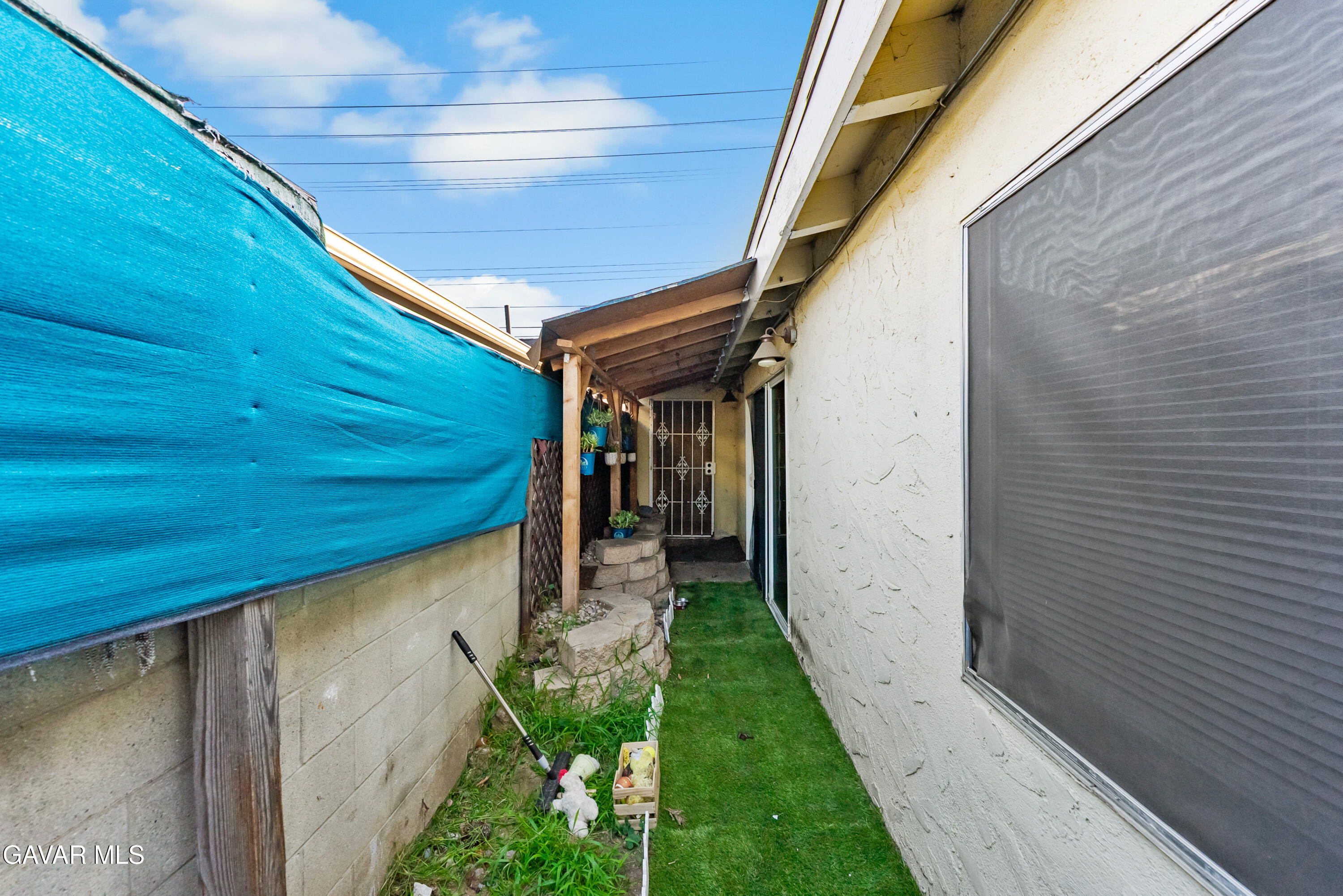 413 West 223rd Street Carson, CA 90745 - Photo 35 of 39 223rd St-34