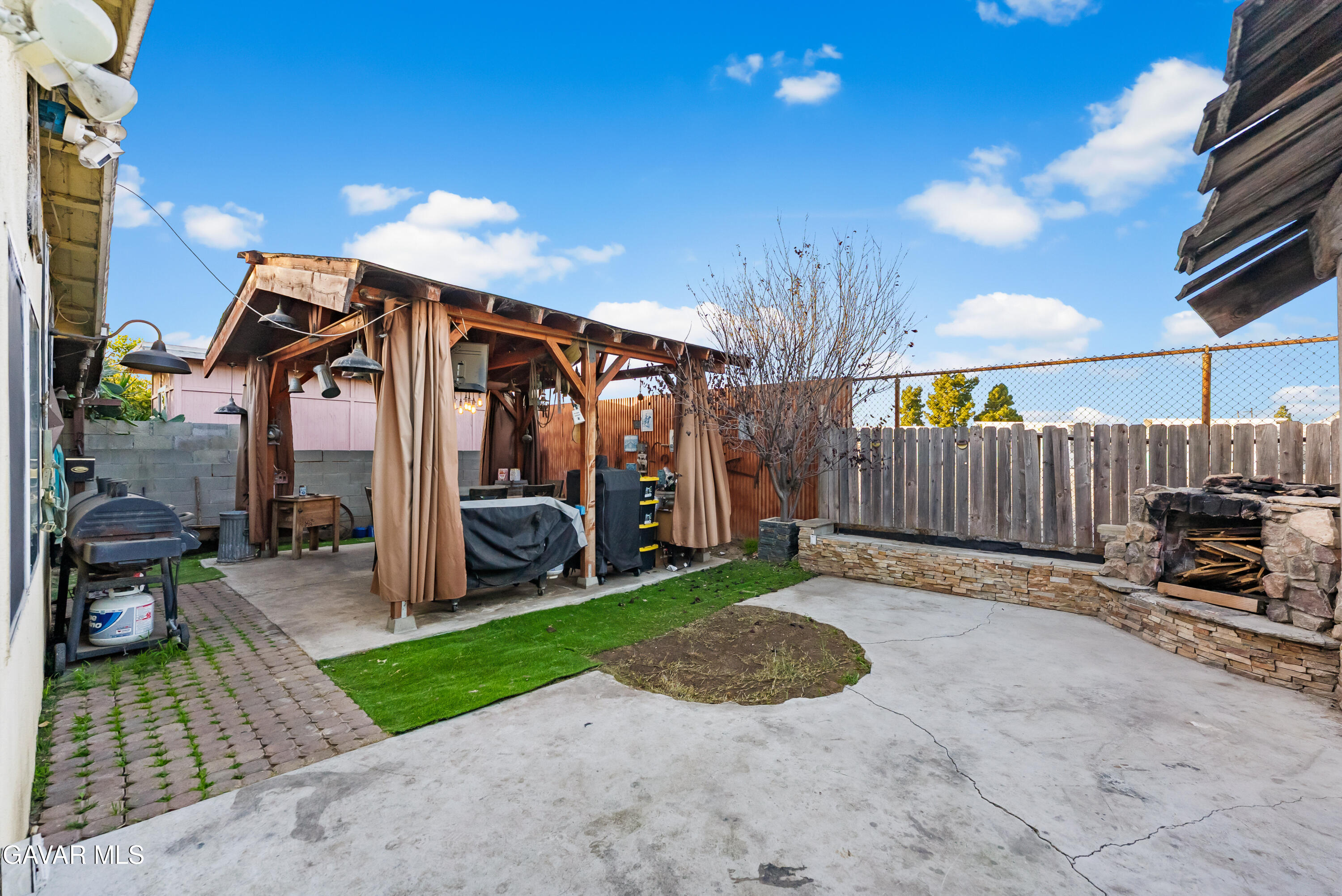 413 West 223rd Street Carson, CA 90745 - Photo 36 of 39 223rd St-35