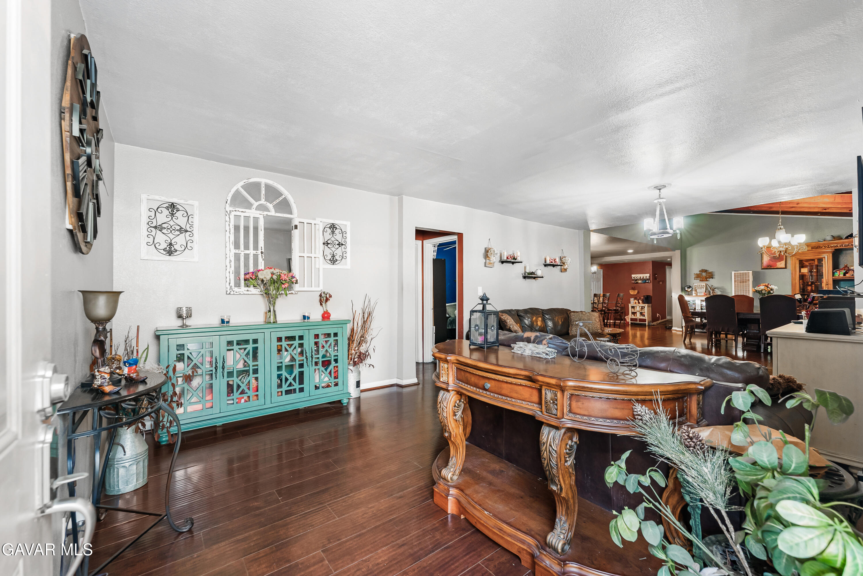 413 West 223rd Street Carson, CA 90745 - Photo 6 of 39 223rd St-4