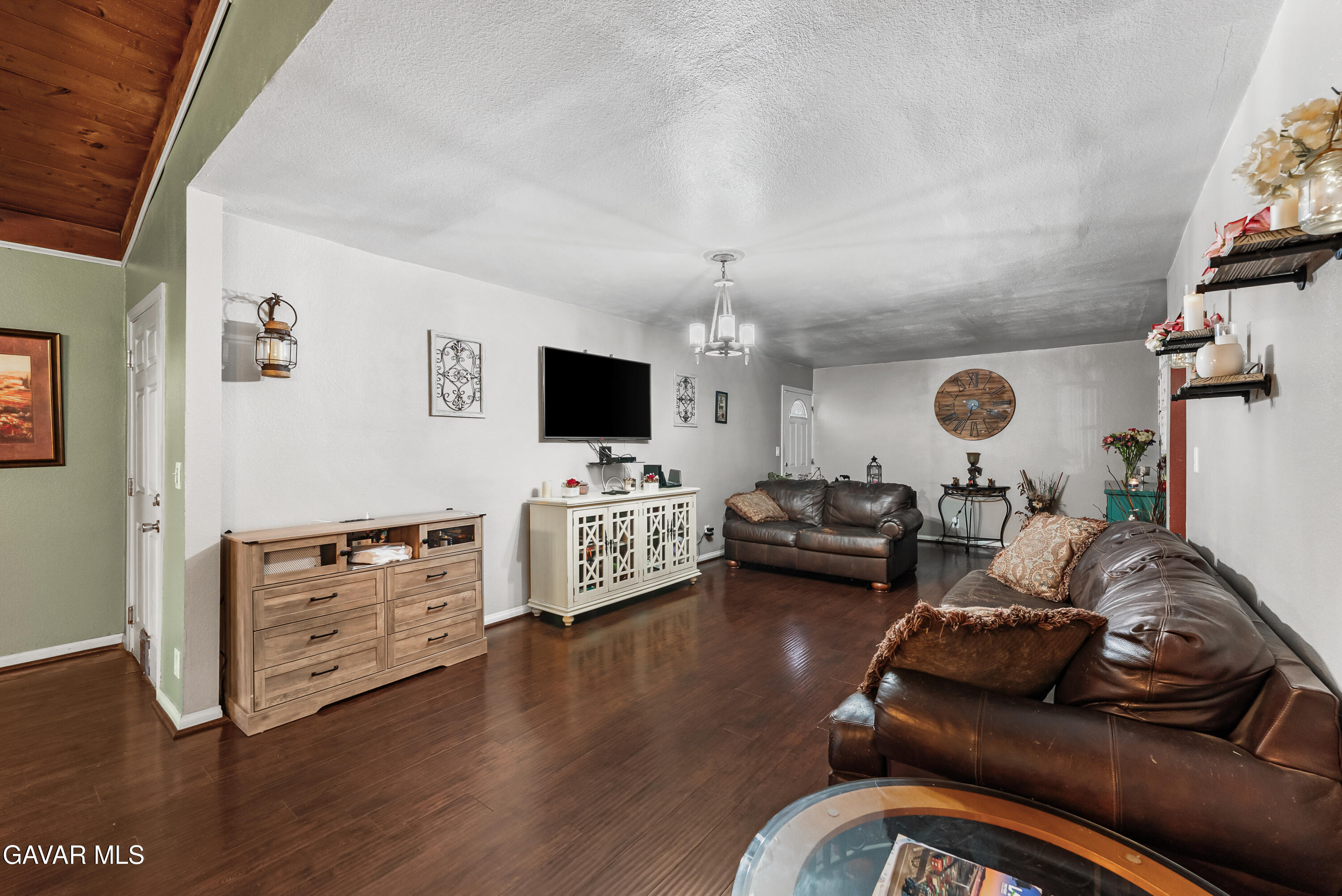 413 West 223rd Street Carson, CA 90745 - Photo 9 of 39 223rd St-7