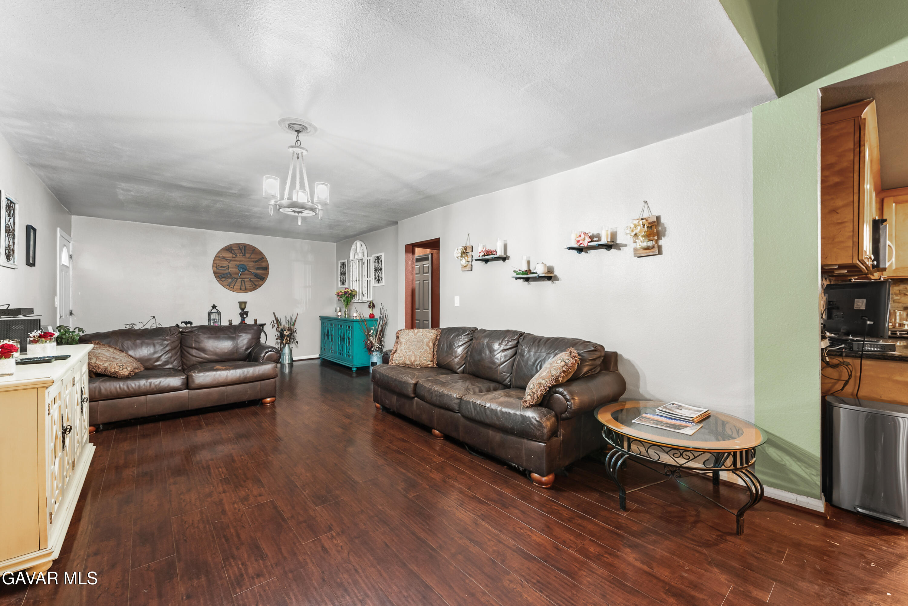 413 West 223rd Street Carson, CA 90745 - Photo 10 of 39 223rd St-8