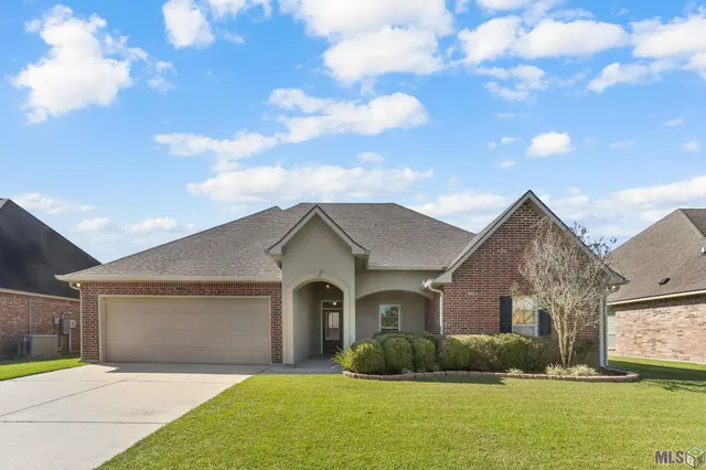 $319,900 | 13353 Rue Maison Boulevard, Gonzales, LA 70737